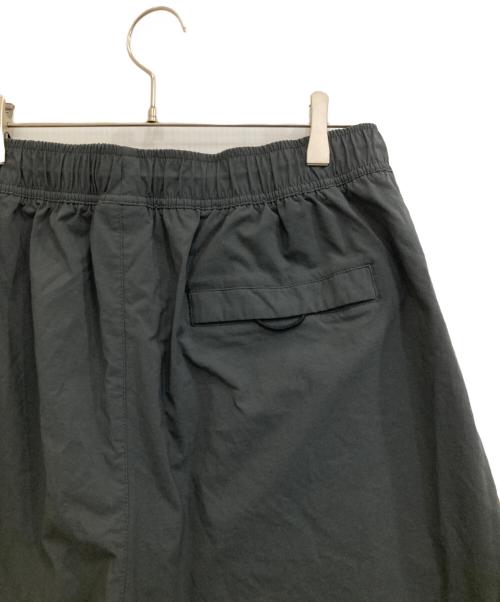 NIKE（ナイキ）NIKE (ナイキ) オープンヘムパンツ グレー サイズ:Mの古着・服飾アイテム