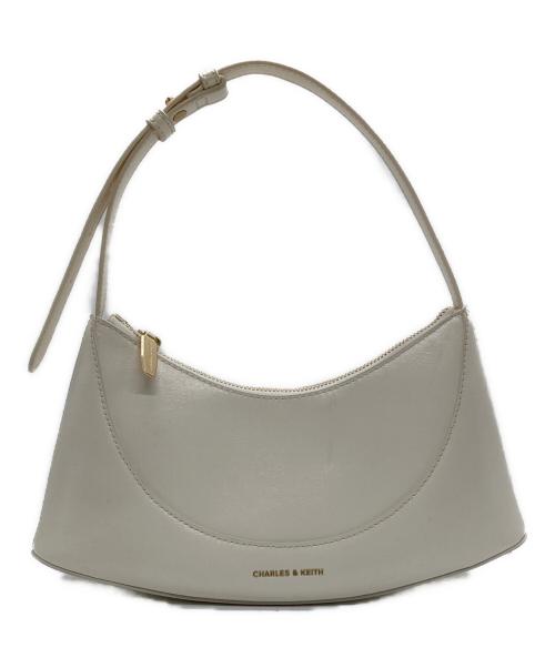 CHARLES & KEITH（チャールズアンドキース）CHARLES & KEITH (チャールズアンドキース) SIGRID ショルダーバッグ ホワイトの古着・服飾アイテム