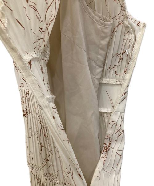 Snidel（スナイデル）Snidel (スナイデル) ティアードプリーツワンピース ホワイトの古着・服飾アイテム