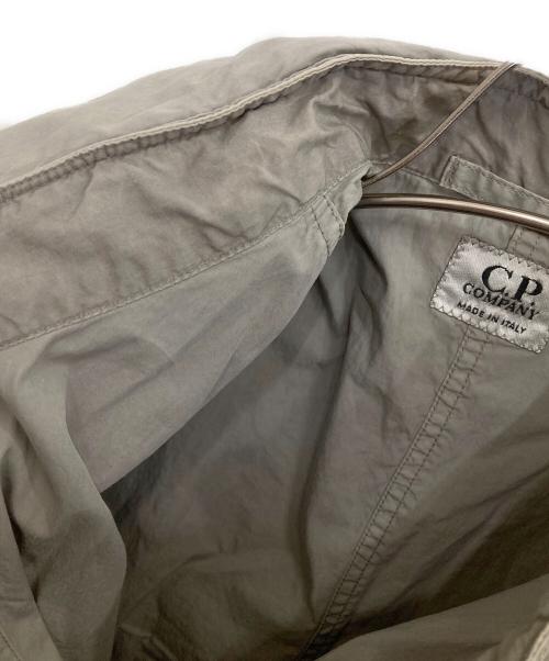 C.P COMPANY（シーピーカンパニー）C.P COMPANY (シーピーカンパニー) 長袖シャツ グレー サイズ:2の古着・服飾アイテム