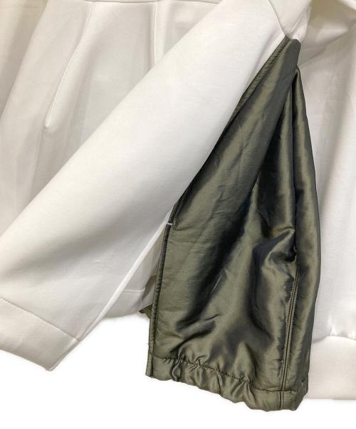 OMMO（オーエムエムオー）OMMO (オーエムエムオー) FLASK PATTERN PADDING TOP ホワイト サイズ:Fの古着・服飾アイテム