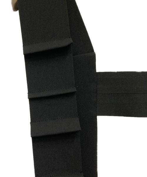 OMMO（オーエムエムオー）OMMO (オーエムエムオー) TUCK SHOULDER BELT PT ブラック サイズ:38の古着・服飾アイテム