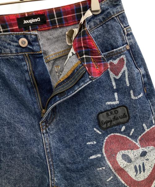 Desigual（デシグアル）Desigual (デシグアル) アートデニムパンツ インディゴ サイズ:SIZE 81cm (W32)の古着・服飾アイテム