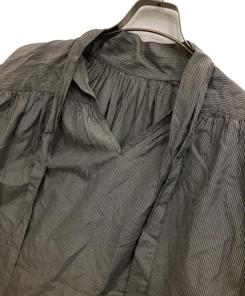 ARTS&SCIENCE（アーツアンドサイエンス）ARTS&SCIENCE (アーツアンドサイエンス) シルクブレンドブラウス グレー サイズ:1の古着・服飾アイテム