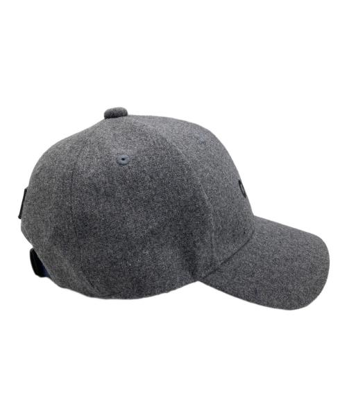 OMMO（オーエムエムオー）OMMO (オーエムエムオー) LOGO CAP グレーの古着・服飾アイテム
