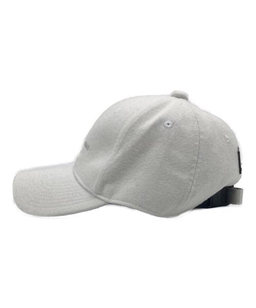 OMMO（オーエムエムオー）OMMO (オーエムエムオー) LOGO CAP ホワイト サイズ:Fの古着・服飾アイテム