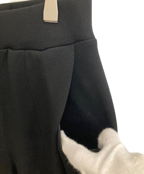 OMMO（オーエムエムオー）OMMO (オーエムエムオー) FRONT TUCK SEMI TAPERED PT ブラック サイズ:38の古着・服飾アイテム
