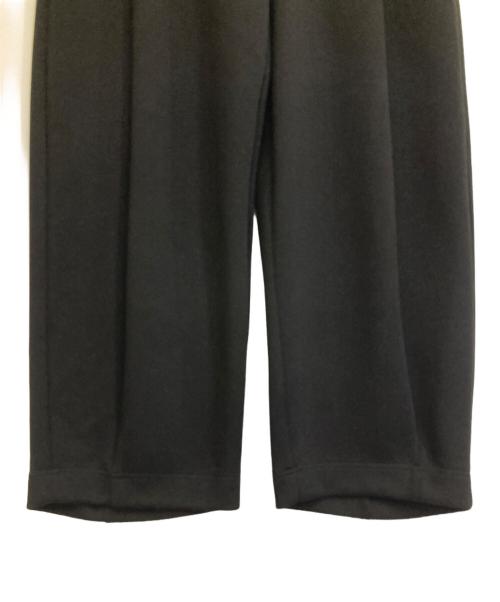 OMMO（オーエムエムオー）OMMO (オーエムエムオー) FRONT TUCK SEMI TAPERED PT ブラック サイズ:38の古着・服飾アイテム