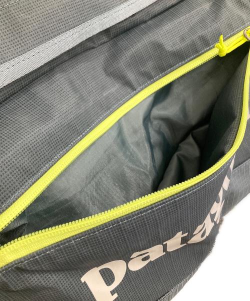 Patagonia（パタゴニア）Patagonia (パタゴニア) Black Hole Duffel 55L カーキの古着・服飾アイテム