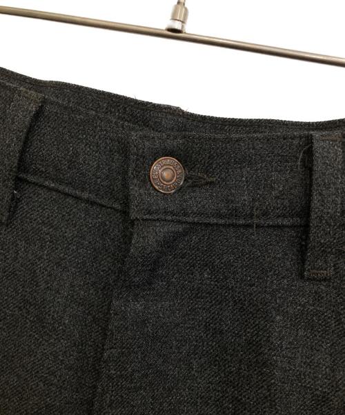 LEVI'S（リーバイス）LEVI'S (リーバイス) テーパードパンツ グレー サイズ:-の古着・服飾アイテム