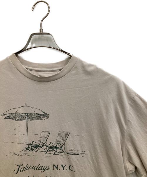 Saturdays NYC（サタデーズ ニューヨークシティ）Saturdays NYC (サタデーズ ニューヨークシティ) Tシャツ ベージュ サイズ:Ｌ 未使用品の古着・服飾アイテム