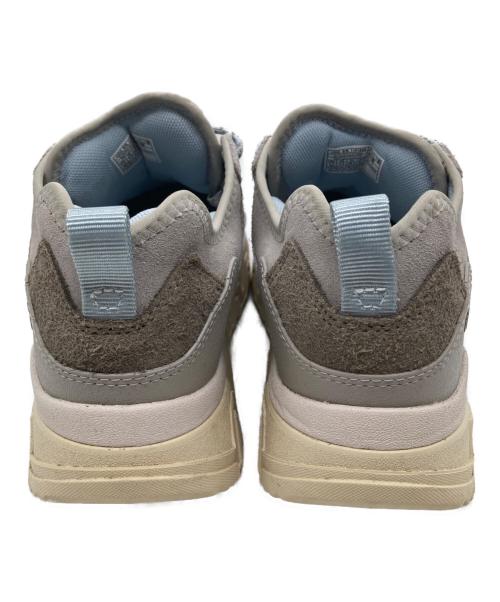 UGG（アグ）UGG (アグ) ローカットスニーカー グレー サイズ:24.5の古着・服飾アイテム