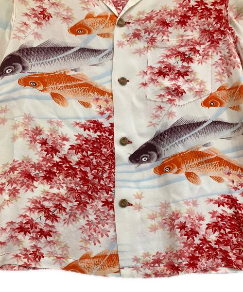 Sun Surf（サンサーフ）Sun Surf (サンサーフ) MAPLE UNDER CARPSアロハシャツ ホワイト×レッド サイズ:Ｓの古着・服飾アイテム