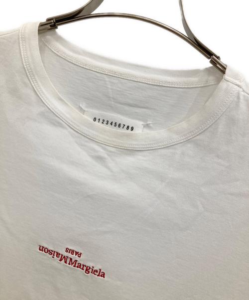 Maison Margiela（メゾンマルジェラ）Maison Margiela (メゾンマルジェラ) ロゴ刺繍Tシャツ ホワイト サイズ:52の古着・服飾アイテム