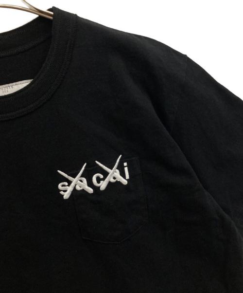 sacai（サカイ）sacai (サカイ) KAWS (カウズ) Embroidery Tee ブラック サイズ:3の古着・服飾アイテム