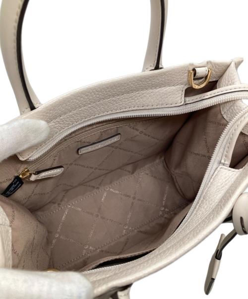 MICHAEL KORS（マイケルコース）MICHAEL KORS (マイケルコース) MIRELLAスモールクロスボディバッグ ベージュの古着・服飾アイテム