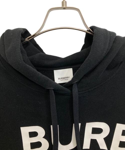 BURBERRY（バーバリー）BURBERRY (バーバリー) ホースフェリープリントフーディ ブラック サイズ:Ｌの古着・服飾アイテム