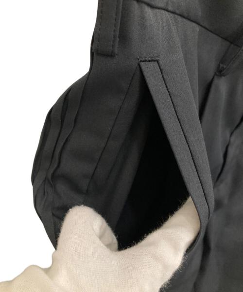 ISSEY MIYAKE MEN（イッセイミヤケメン）ISSEY MIYAKE MEN (イッセイミヤケメン) エアプリーツパンツ ブラック サイズ:不明の古着・服飾アイテム