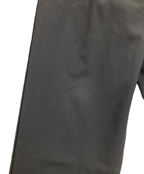 ISSEY MIYAKE MEN（イッセイミヤケメン）ISSEY MIYAKE MEN (イッセイミヤケメン) エアプリーツパンツ ブラック サイズ:不明の古着・服飾アイテム