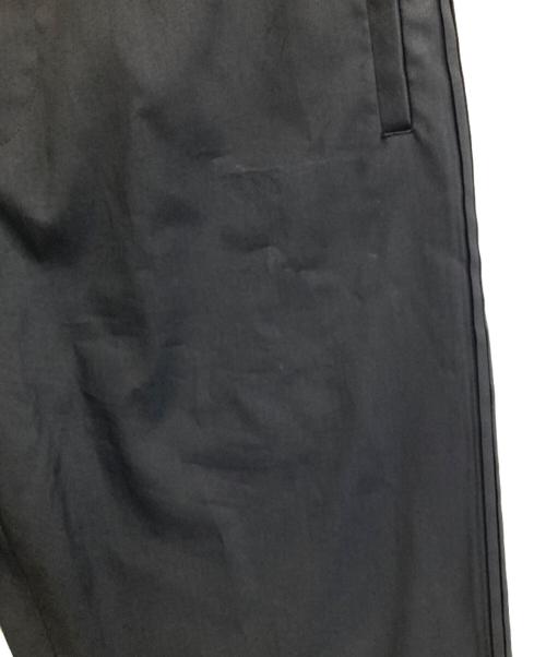 ISSEY MIYAKE MEN（イッセイミヤケメン）ISSEY MIYAKE MEN (イッセイミヤケメン) エアプリーツパンツ ブラック サイズ:不明の古着・服飾アイテム