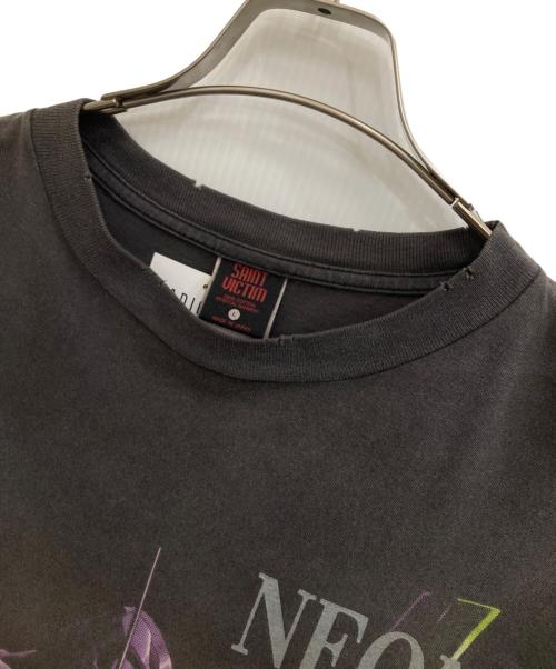 SAINT Mxxxxxx（セントマイケル）SAINT Mxxxxxx (セントマイケル) EVANGELION (エヴァンゲリオン) EV SS TEE / NEON GNSIS ブラック サイズ:Ｌの古着・服飾アイテム