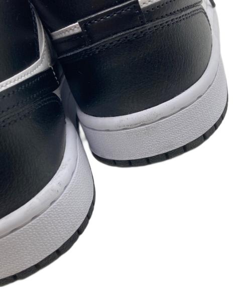 NIKE（ナイキ）NIKE (ナイキ) エア ジョーダン 1 MID ホワイト×ブラック サイズ:25の古着・服飾アイテム