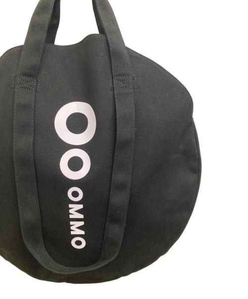 OMMO（オーエムエムオー）OMMO (オーエムエムオー) LOGO CIRCLE TOTE ブラックの古着・服飾アイテム