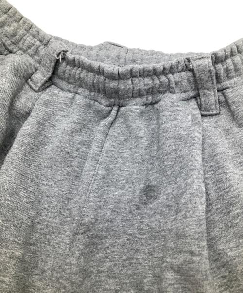 UMBRO（アンブロ）UMBRO (アンブロ) epnok (エプノック) Curved Tack Sweatpants グレー サイズ:Mの古着・服飾アイテム