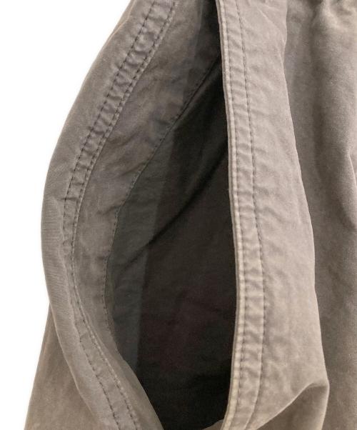 C.P COMPANY（シーピーカンパニー）C.P COMPANY (シーピーカンパニー) MICROREPS BOXY CARGO LENS PANTS グレー サイズ:48の古着・服飾アイテム