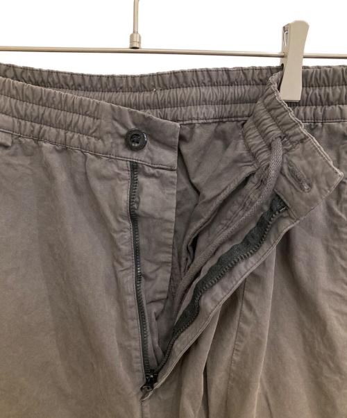 C.P COMPANY（シーピーカンパニー）C.P COMPANY (シーピーカンパニー) MICROREPS BOXY CARGO LENS PANTS グレー サイズ:48の古着・服飾アイテム