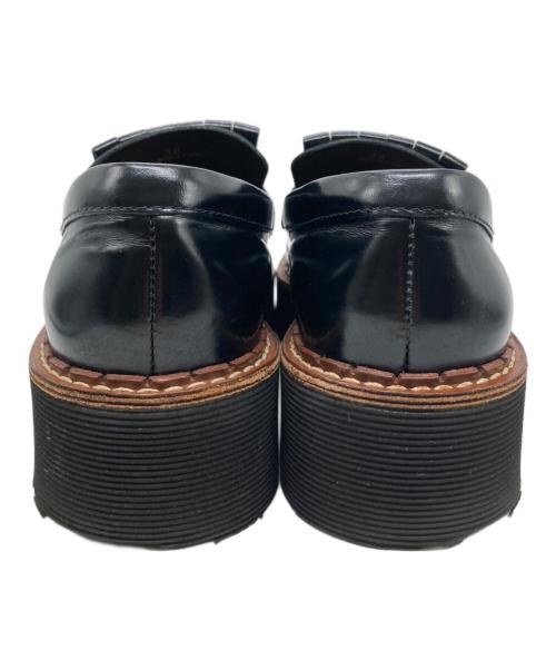 TOD'S（トッズ）TOD'S (トッズ) タッセルローファー ブラック サイズ:38の古着・服飾アイテム