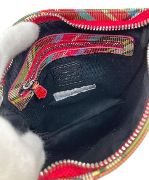 Vivienne Westwood（ヴィヴィアンウエストウッド）Vivienne Westwood (ヴィヴィアンウエストウッド) タータンチェック柄スクエアショルダーバッグ マルチカラーの古着・服飾アイテム
