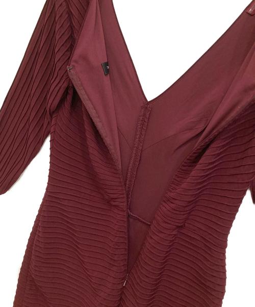 TADASHI SHOJI（タダシ ショージ）TADASHI SHOJI (タダシ ショージ) Vネックピンタックジャージードレス ボルドー サイズ:Sの古着・服飾アイテム