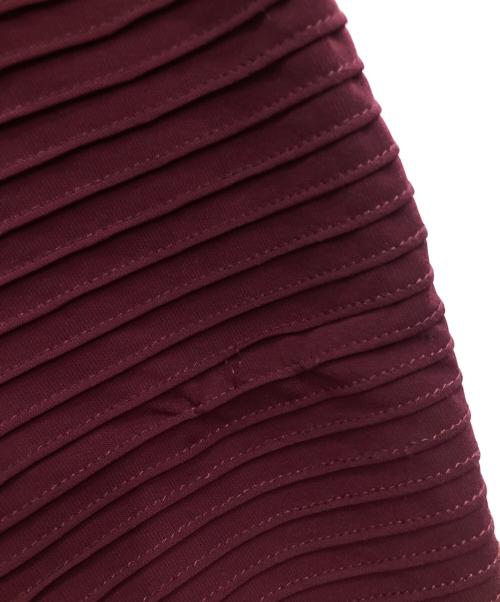TADASHI SHOJI（タダシ ショージ）TADASHI SHOJI (タダシ ショージ) Vネックピンタックジャージードレス ボルドー サイズ:Sの古着・服飾アイテム