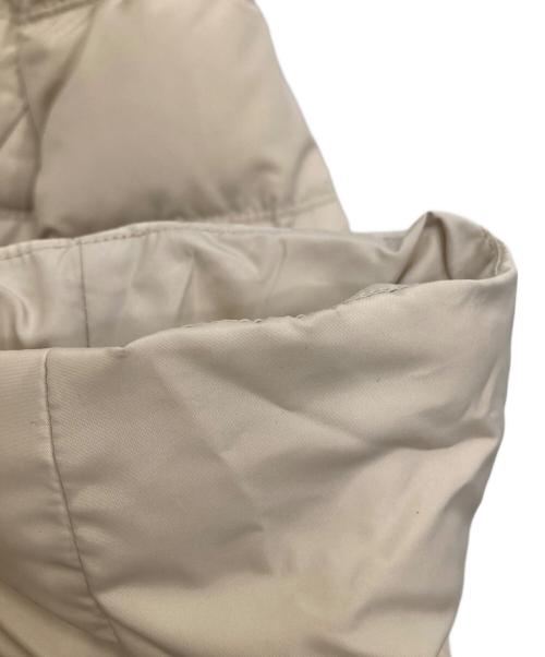 ARMANI COLLEZIONI（アルマーニ コレツィオーニ）ARMANI COLLEZIONI (アルマーニ コレツィオーニ) ダウンコート アイボリー サイズ:40の古着・服飾アイテム