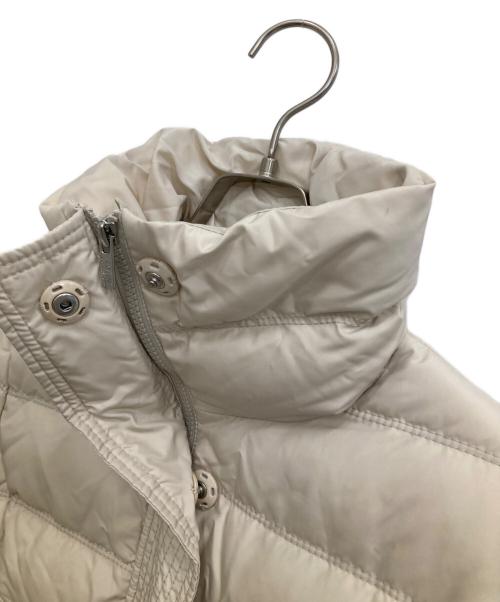 ARMANI COLLEZIONI（アルマーニ コレツィオーニ）ARMANI COLLEZIONI (アルマーニ コレツィオーニ) ダウンコート アイボリー サイズ:40の古着・服飾アイテム