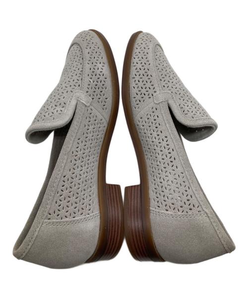CLARKS（クラークス）CLARKS (クラークス) トリッシュコーブ フラットシューズ グレー サイズ:US 5 1/2の古着・服飾アイテム