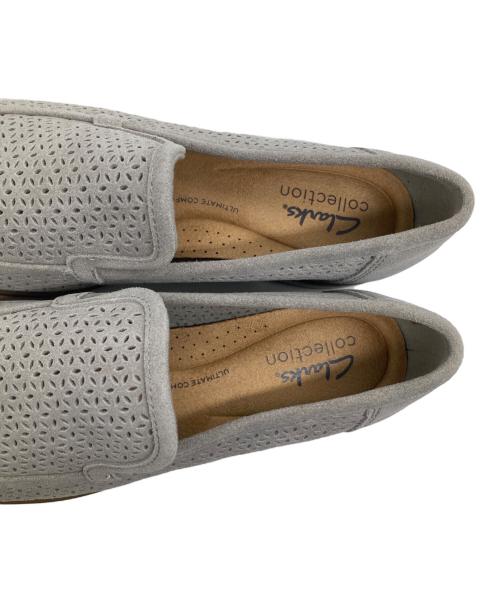 CLARKS（クラークス）CLARKS (クラークス) トリッシュコーブ フラットシューズ グレー サイズ:US 5 1/2の古着・服飾アイテム