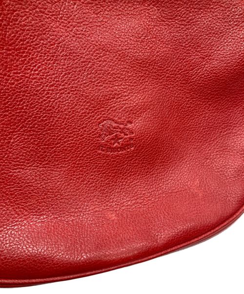 IL BISONTE（イル ビゾンテ）IL BISONTE (イル ビゾンテ) ハーフムーン型レザーショルダーバッグ レッド サイズ:-の古着・服飾アイテム