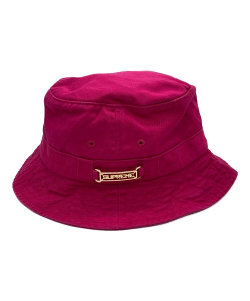 SUPREME（シュプリーム）SUPREME (シュプリーム) NAME PLATEバケットハット ショッキングピンク サイズ:SMALL　MEDIUMの古着・服飾アイテム
