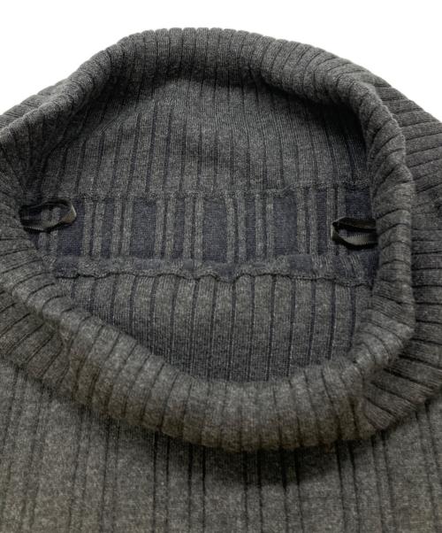 FRAY ID（フレイ アイディー）FRAY ID (フレイ アイディー) オフショルリブニット グレー サイズ:F 未使用品の古着・服飾アイテム