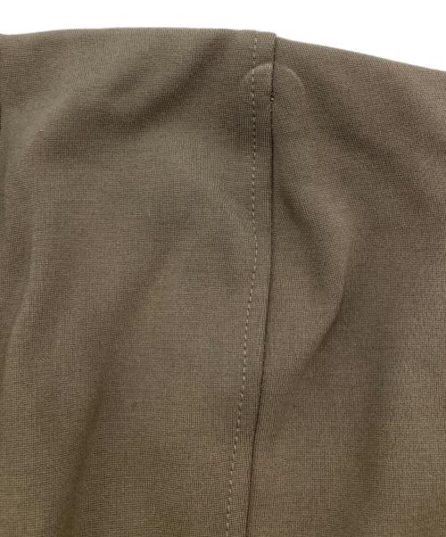 FRAY ID（フレイ アイディー）FRAY ID (フレイ アイディー) コンビペプラムベアトップス カーキ サイズ:1の古着・服飾アイテム