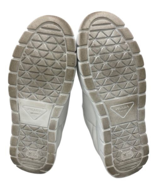 PRADA（プラダ）PRADA (プラダ) パデッドレザー 三角ロゴ厚底スニーカー ホワイト サイズ:39の古着・服飾アイテム