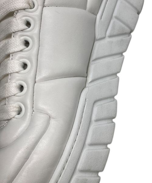 PRADA（プラダ）PRADA (プラダ) パデッドレザー 三角ロゴ厚底スニーカー ホワイト サイズ:39の古着・服飾アイテム