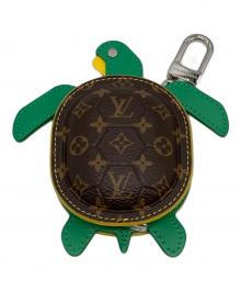 LOUIS VUITTON（ルイ ヴィトン）の古着「LV Turtle Pouch Bag Charm」｜ブラウン×グリーン