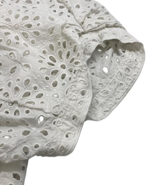 BALLSEY（ボールジィ）BALLSEY (ボールジィ) サークルフラワーエンブロイダリー キーネックブラウス ホワイト サイズ:36の古着・服飾アイテム