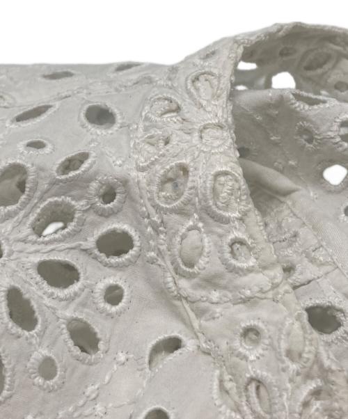 BALLSEY（ボールジィ）BALLSEY (ボールジィ) サークルフラワーエンブロイダリー キーネックブラウス ホワイト サイズ:36の古着・服飾アイテム