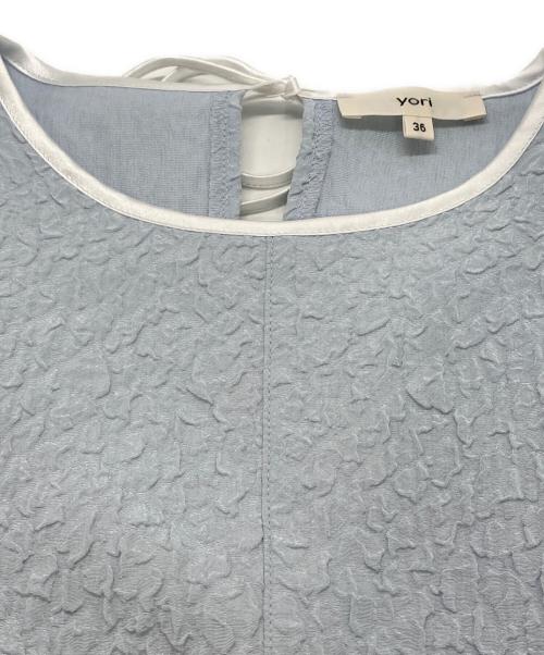 YORI（ヨリ）YORI (ヨリ) フクレサイドギャザーブラウス スカイブルー サイズ:36の古着・服飾アイテム