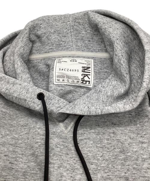 NIKE（ナイキ）NIKE (ナイキ) sacai (サカイ) NRG HOODIE グレー サイズ:Mの古着・服飾アイテム
