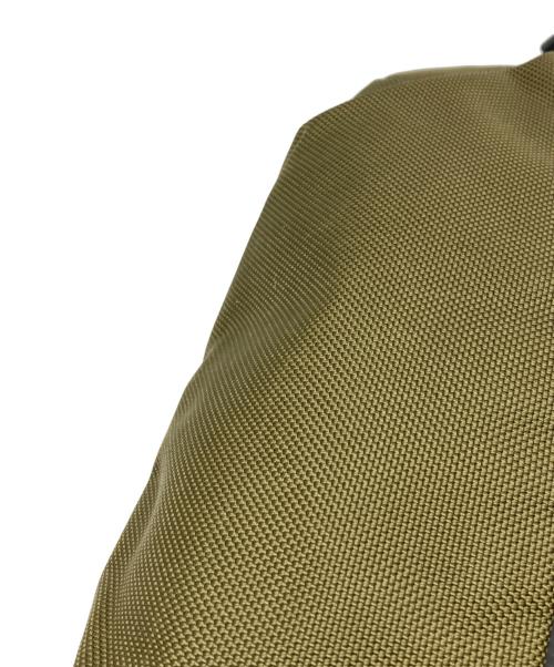 AER（エアー）AER (エアー) Day Sling 2ボディバッグ オリーブの古着・服飾アイテム